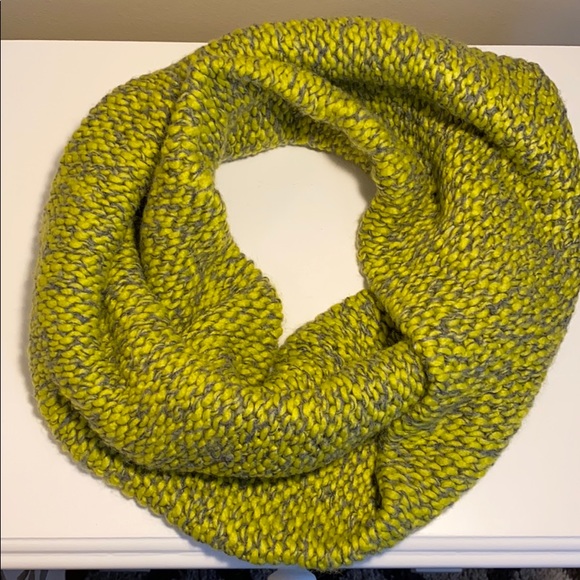 LOFT Green & Gray Infinity Scarf - Picture 3 of 4